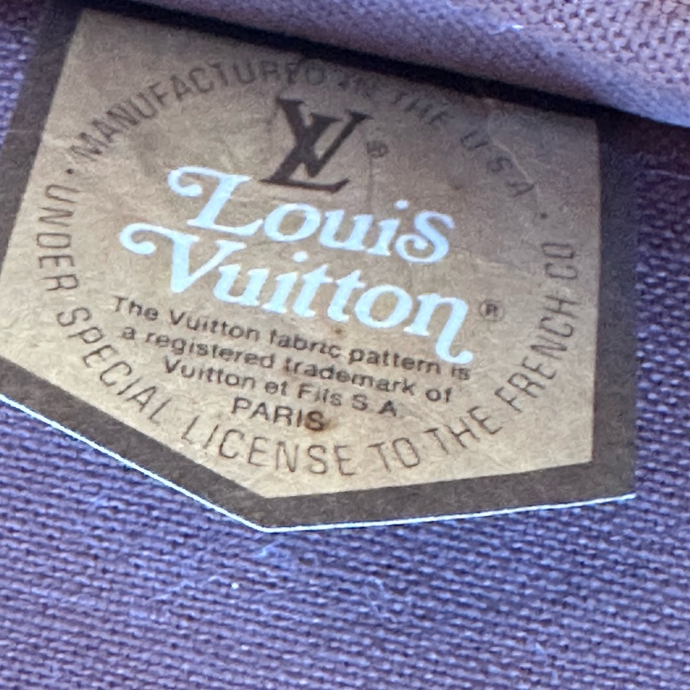 Extremely rare, vintage Louis Vuitton Monogram garment bag with side zippers. - Picture 4 of 16